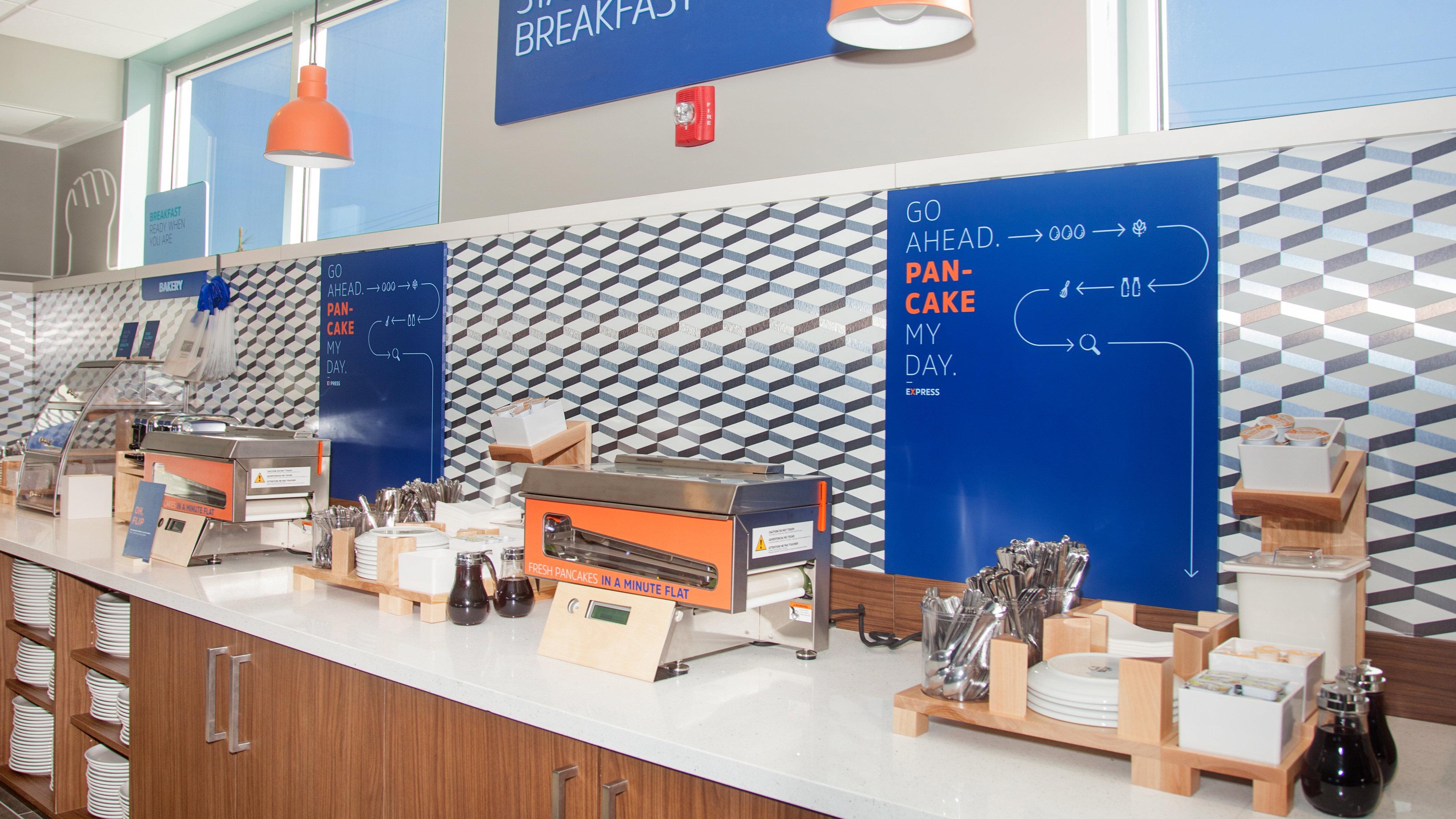 Holiday Inn Express & Suites Panama City Beach Beachfront By Ihg מראה חיצוני תמונה