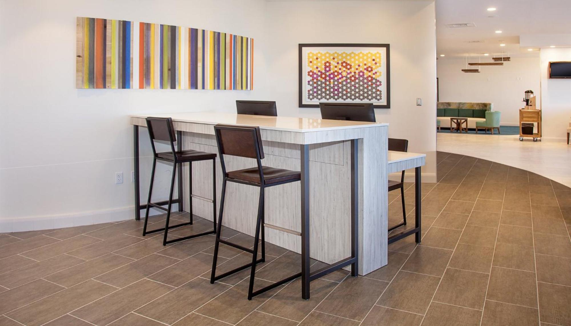 Holiday Inn Express & Suites Panama City Beach Beachfront By Ihg מראה חיצוני תמונה